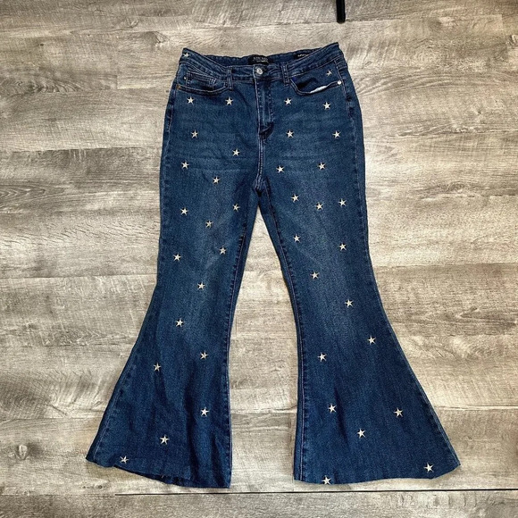 ALTERED SHORT Judy Blue Star Embroidered Super Flare Jeans Size 13 / 31 - Picture 1 of 8